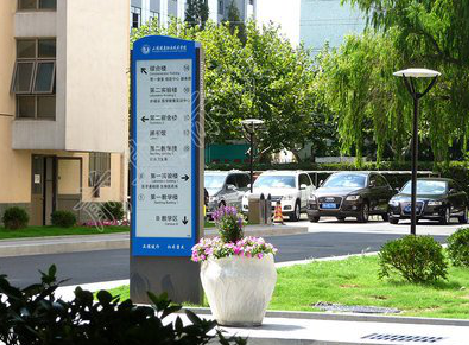 威远哪些因素影响宣传栏的制作？